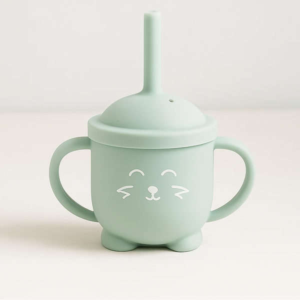 Gobelet avec paille pour bébé