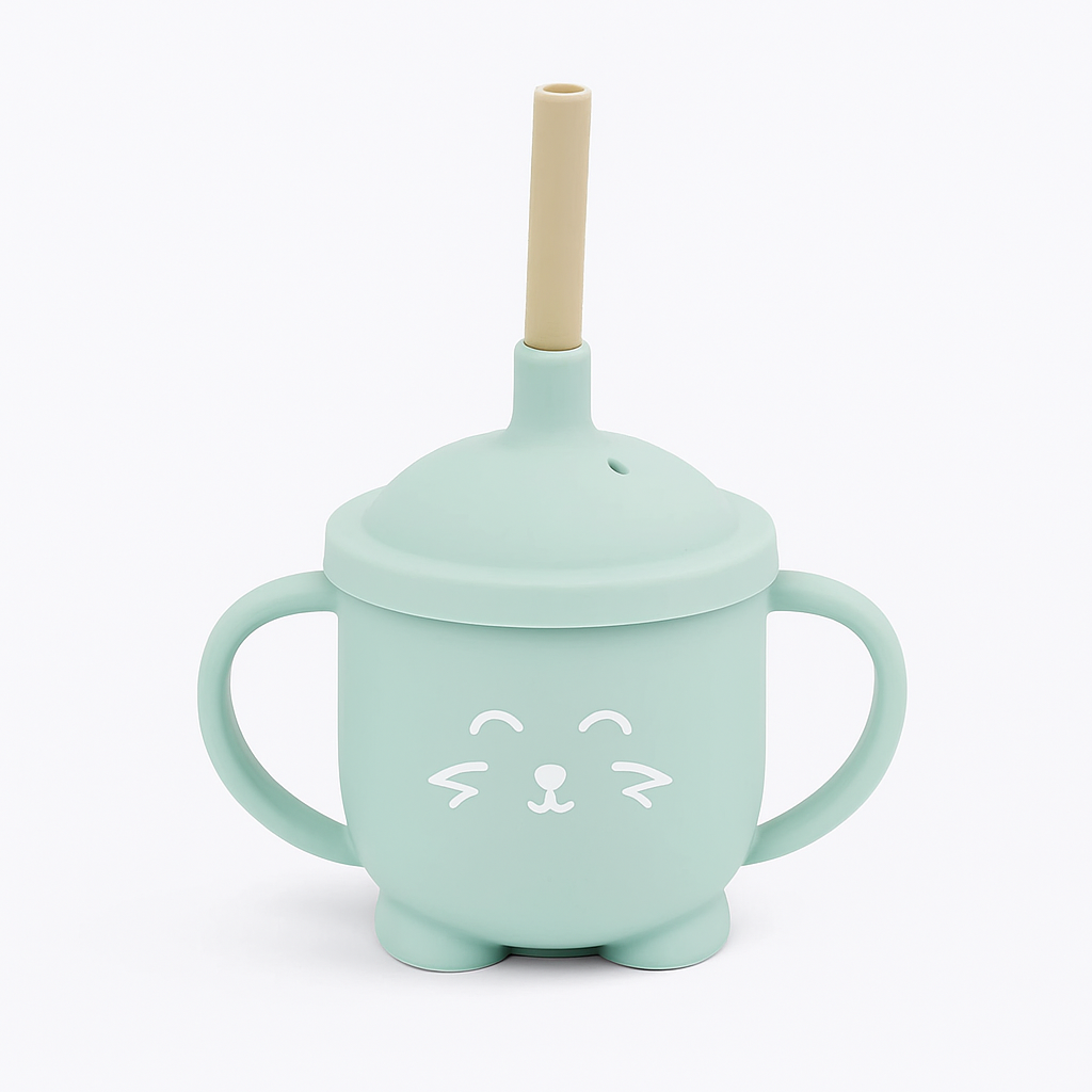 Gobelet avec paille pour bébé